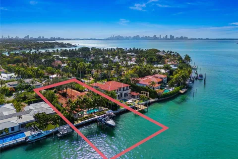 68 La Gorce Cir, Miami Beach FL 33141