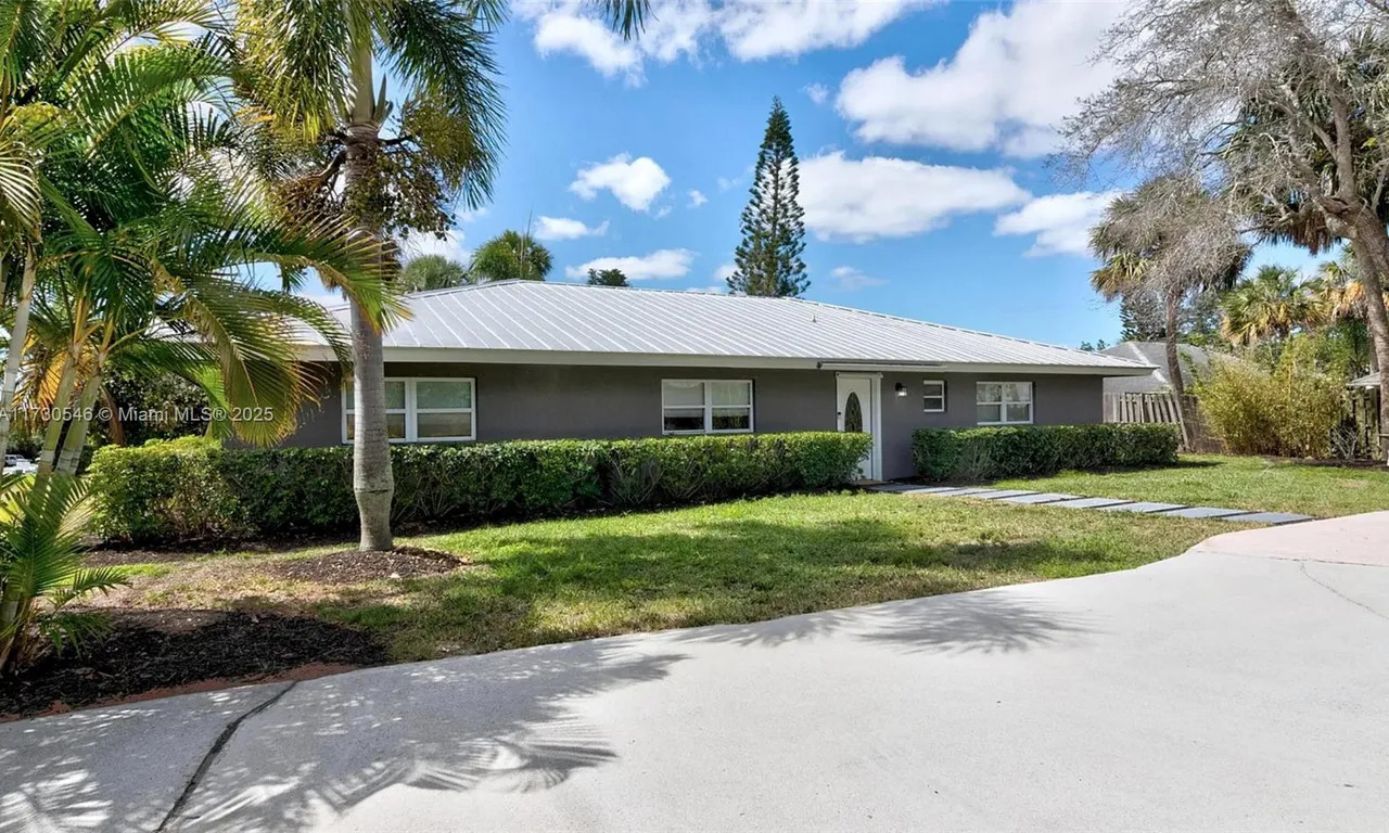 330 SW 13th St SW, Vero Beach FL 32962