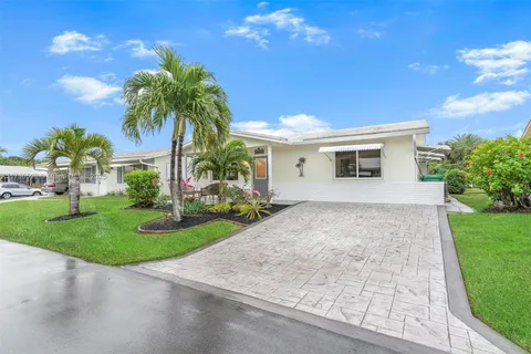 4902 NW 42nd Ave, Tamarac FL 33319