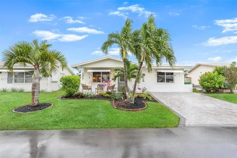 4902 NW 42nd Ave, Tamarac FL 33319