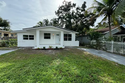 4725 NW 16th Ave, Miami FL 33142