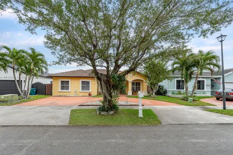 16911 NW 87th Ct, Miami Lakes FL 33018