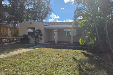 2722 Pierce St, Hollywood FL 33020