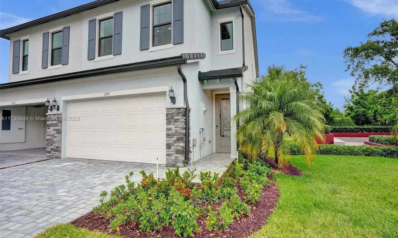 2343 Rollingwood Ct, Oakland Park FL 33309