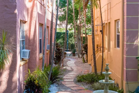 735-745 Meridian Ave, Miami Beach FL 33139