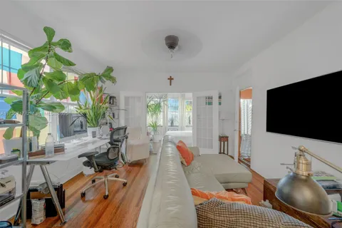 735-745 Meridian Ave, Miami Beach FL 33139
