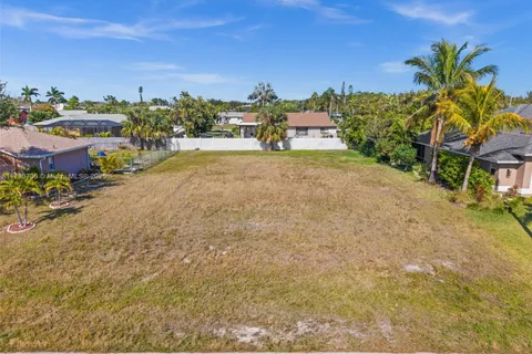 2133 coral point dr, Cape Coral FL 33990