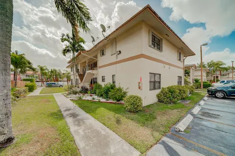 6475 SW 129th Pl # 4, Miami FL 33183