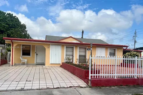 681 NE 3rd Pl, Hialeah FL 33010