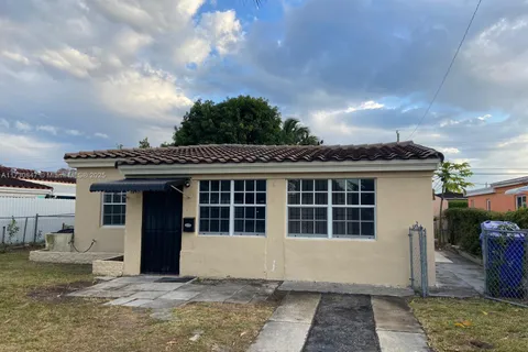 1840 NE 174th St, North Miami Beach FL 33162