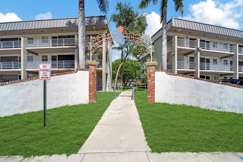 250 Layne Blvd # 213, Hallandale Beach FL 33009