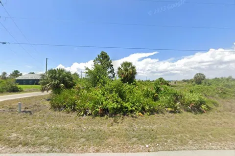 811 LAMAR ST E, Lehigh Acres FL 33974