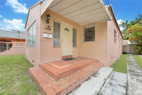 1255 SW 16th St, Miami FL 33145