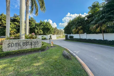 5600 SW 65th Ct, South Miami FL 33143