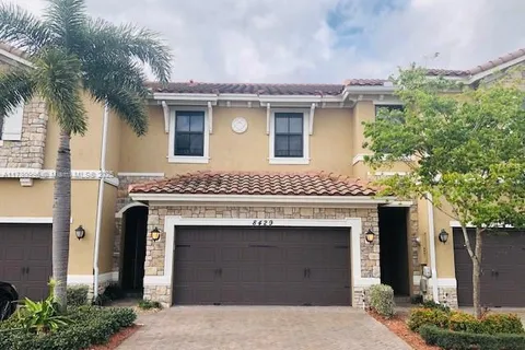 8429 Lakeview Trl, Parkland FL 33076