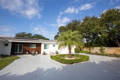 8850 N Miami Ave, El Portal FL 33150
