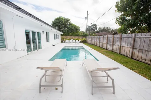 8850 N Miami Ave, El Portal FL 33150