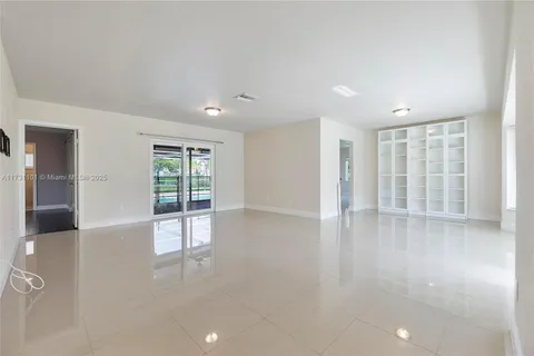 3880 Coral Hills Dr, Coral Springs FL 33065