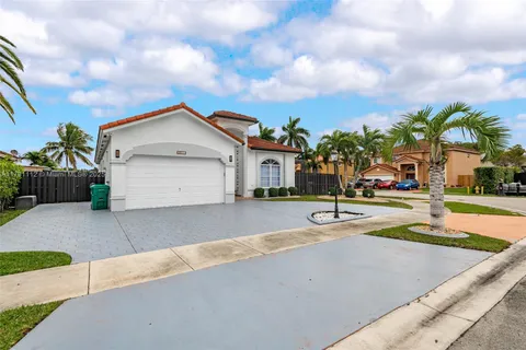 2911 SW 149th Pl, Miami FL 33185