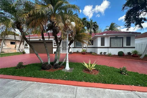 17711 NW 88th Ave, Hialeah FL 33018