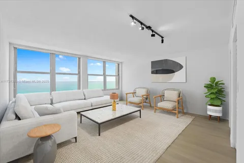 2899 Collins Ave # 1131, Miami Beach FL 33140