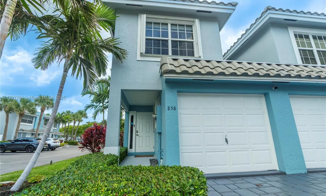 858 Jeffery St, Boca Raton FL 33487