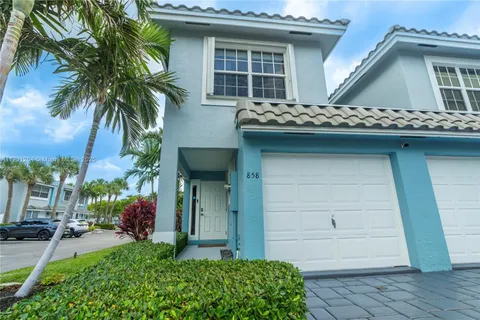 858 Jeffery St, Boca Raton FL 33487