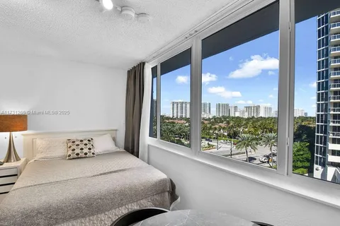 19201 Collins Ave # 526, Sunny Isles Beach FL 33160