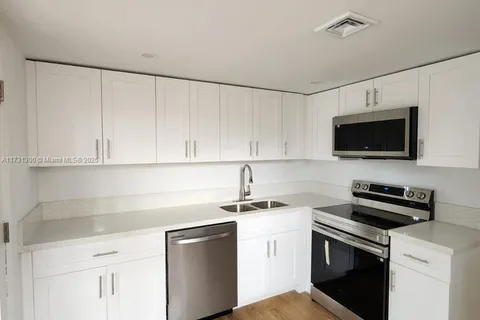 10772 N Kendall Dr # G6, Miami FL 33176