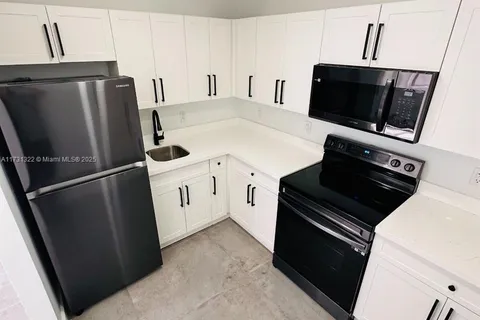 5541 NW Miami Ct # 3, Miami FL 33127