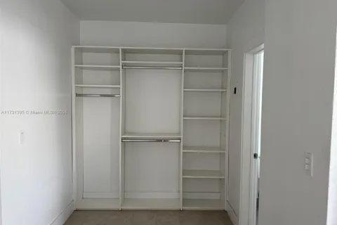940 8th St # 4, Miami Beach FL 33139