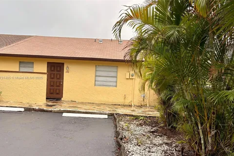 348 NW 43rd St, Deerfield Beach FL 33064