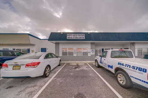 4850 NE 12th Ave, Oakland Park FL 33334
