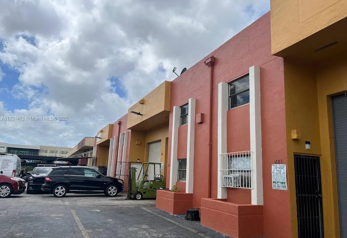 1685 W 40st St # 1685, Hialeah FL 33012