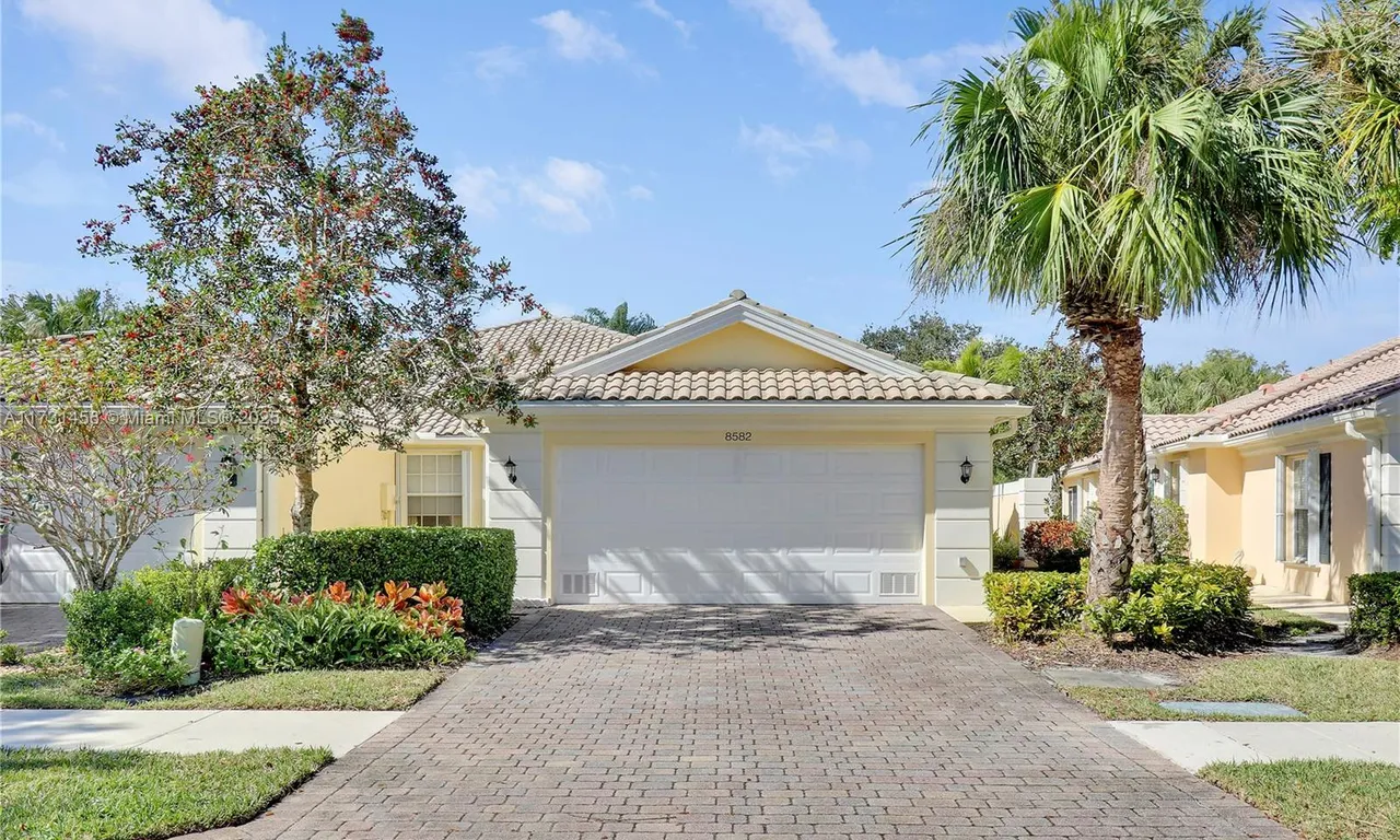 8582 SE Retreat Dr, Hobe Sound FL 33455