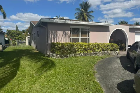 9451 NW 20th Pl, Sunrise FL 33322