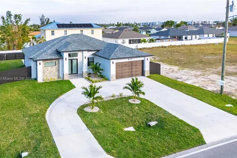 417 NELSON RD N, Cape Coral FL 33993