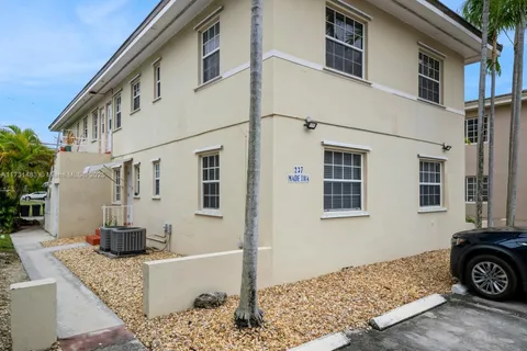 237 Madeira Ave # 2, Coral Gables FL 33134