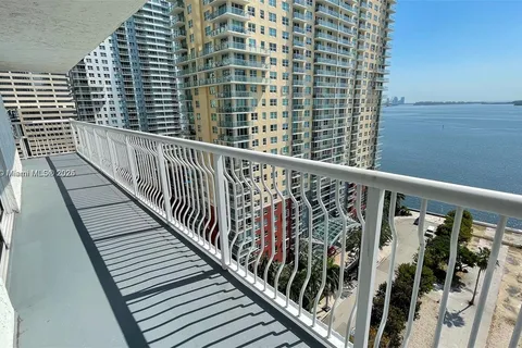 1200 Brickell Bay Dr # 1702, Miami FL 33131