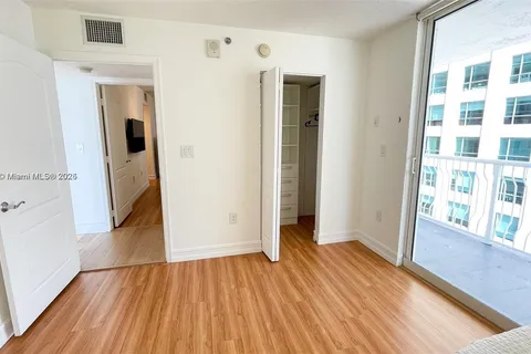 1200 Brickell Bay Dr # 1702, Miami FL 33131