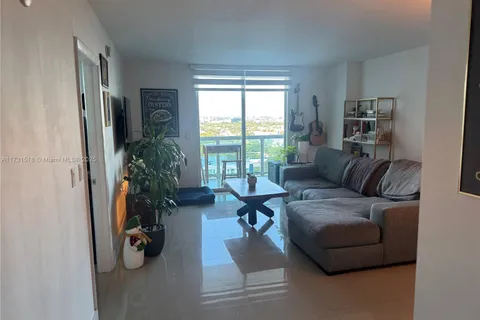 1800 N Bayshore Dr # 2004, Miami FL 33132