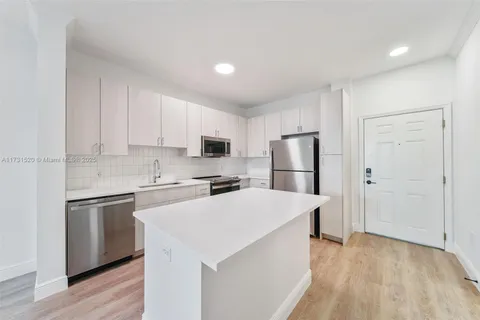 10170 SW 7th St # 107, Pembroke Pines FL 33025