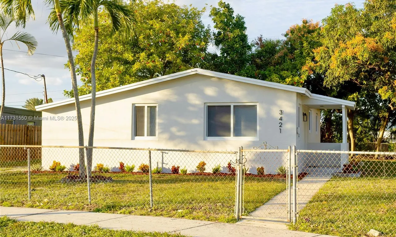 3421 NW 9th Ct, Lauderhill FL 33311