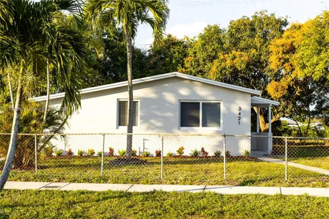 3421 NW 9th Ct, Lauderhill FL 33311