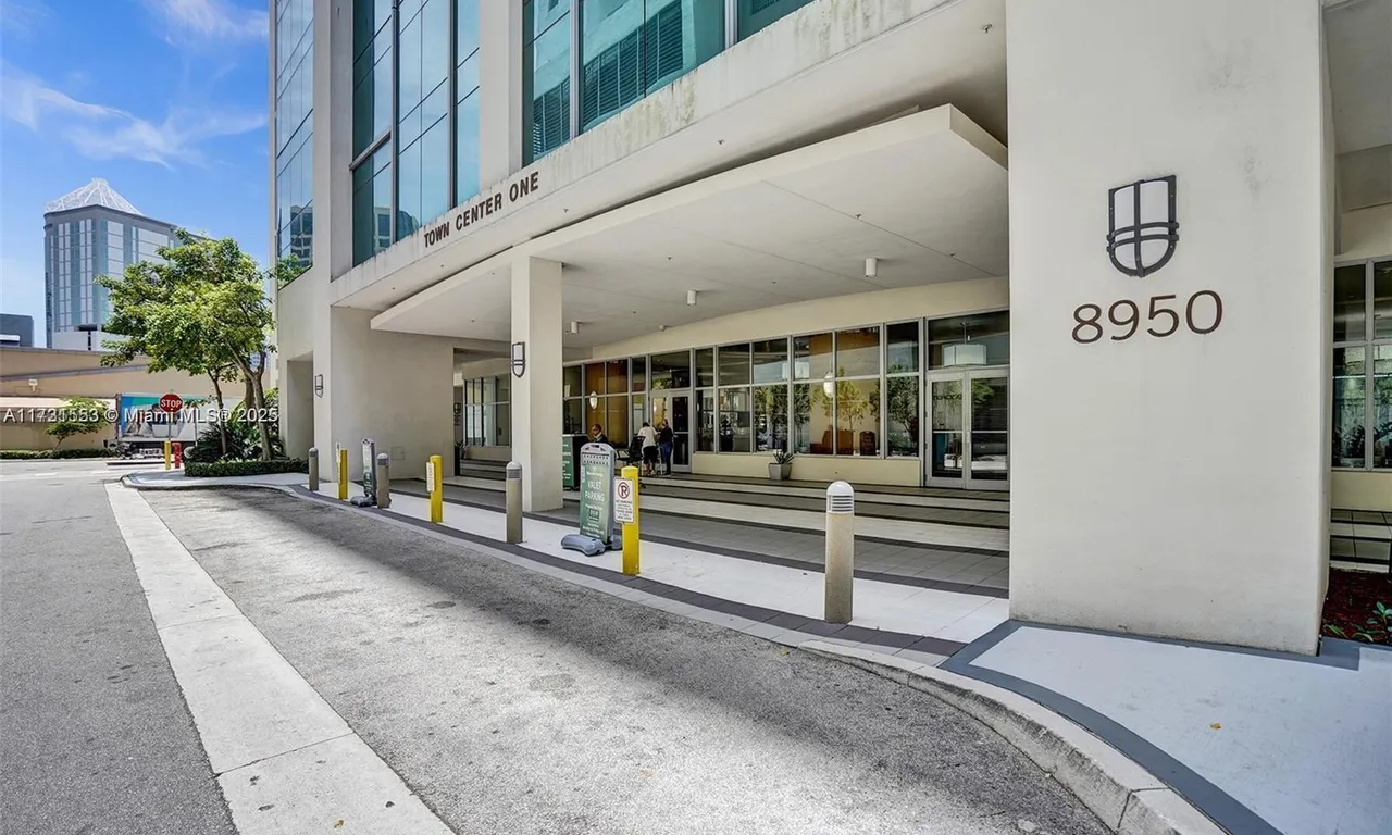 DENTAL OFFICE SW 74th Ct, Miami FL 33156