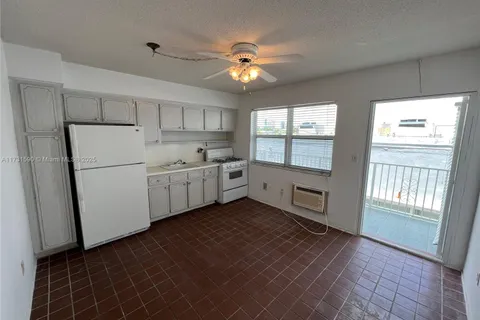 524 Washington Ave # 311, Miami Beach FL 33139