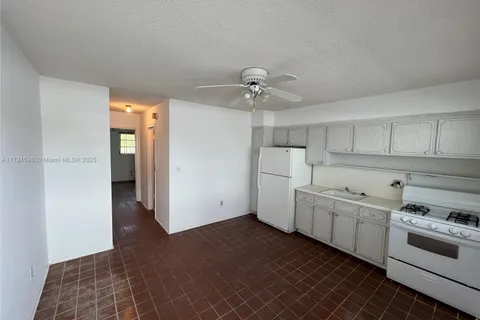 524 Washington Ave # 311, Miami Beach FL 33139