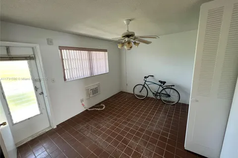 524 Washington Ave # 311, Miami Beach FL 33139