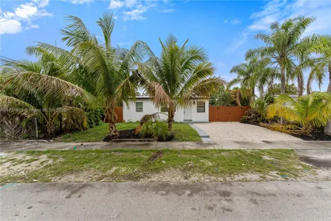 3770 SW 45th Ter, West Park FL 33023