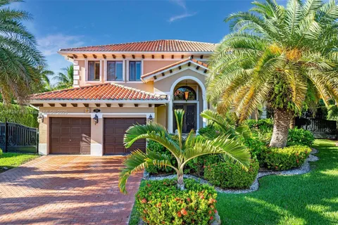 7587 SW 189th St, Cutler Bay FL 33157